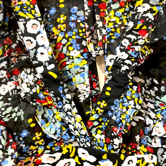 American Rag CIE beautiful floaty flowered sheer top - SZ M. C-HC - Picture 2 of 7